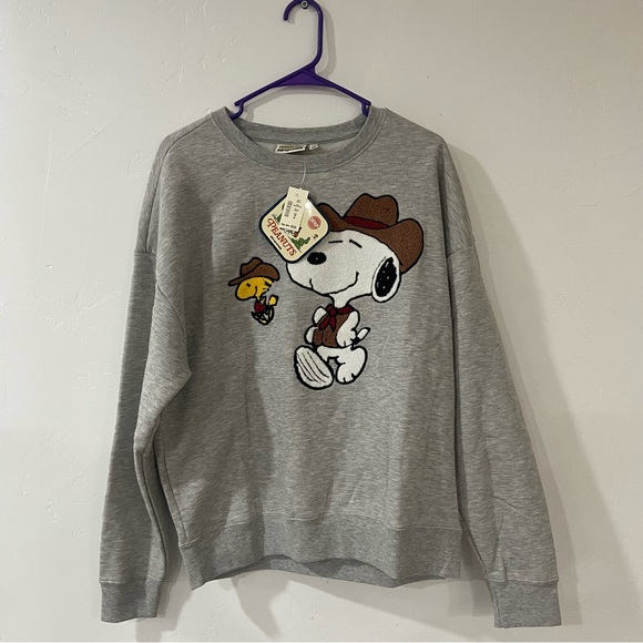 Peanuts® | Aéropostale Western Snoopy Cowboys Crew Sweatshirt. A1 - Picture 4 of 8